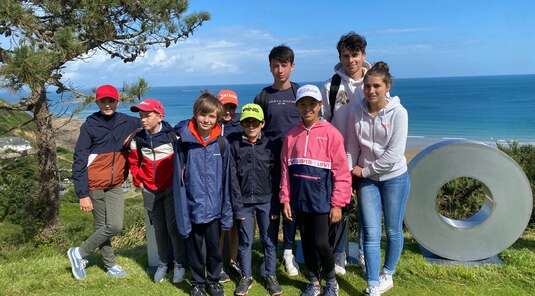 Les jeunes de l'école de golf à la rencontre des pros à l'Open de Bretagne à Pléneuf Val André (25 juin 2022)